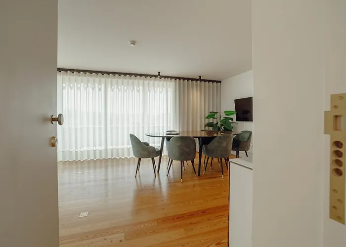 Downtown Penthouse With River View By Vacationy Porto