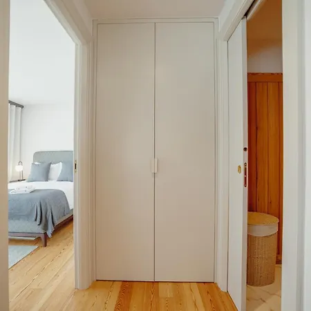 Downtown Penthouse With River View By Vacationy *