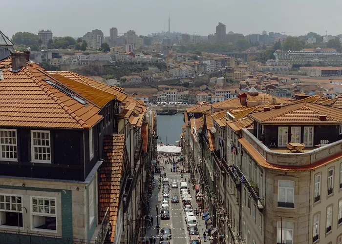 Downtown Penthouse With River View By Vacationy *