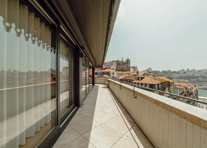 Downtown Penthouse With River View By Vacationy Oporto