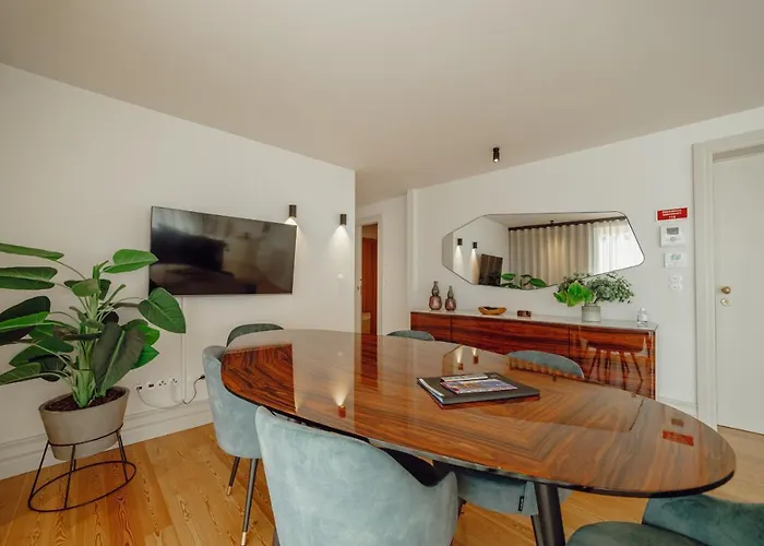 Downtown Penthouse With River View By Vacationy Διαμέρισμα *