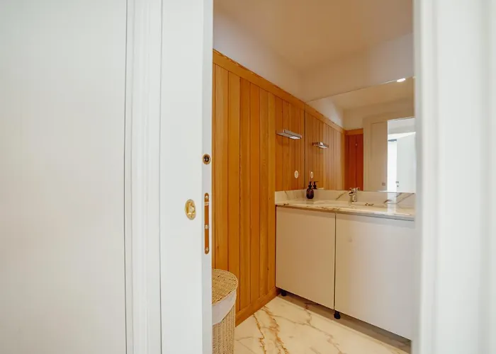 Downtown Penthouse With River View By Vacationy Oporto