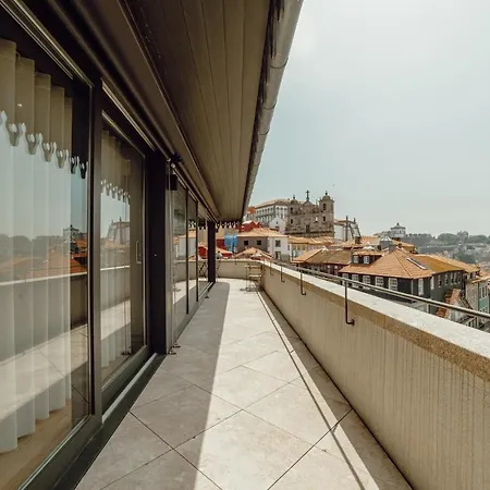 Downtown Penthouse With River View By Vacationy بورتو