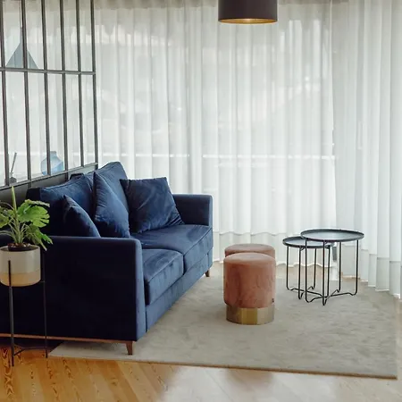 Downtown Penthouse With River View By Vacationy بورتو